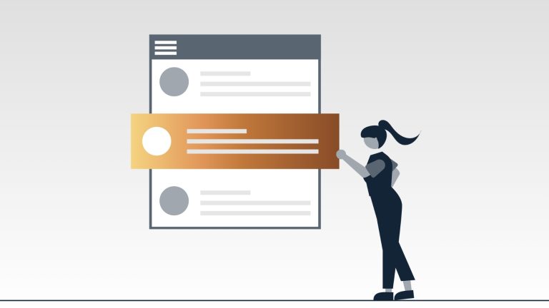 Professionista analizza layout e contenuti digitali su schermo interattivo