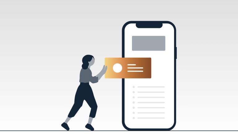 Professionista sviluppa contenuti digitali per interfaccia mobile